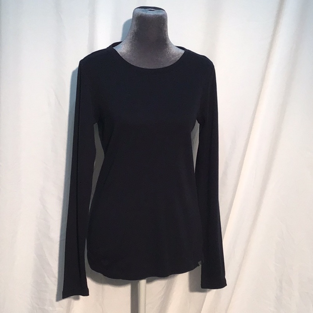 Eddie Bauer navy long sleeved tee size small